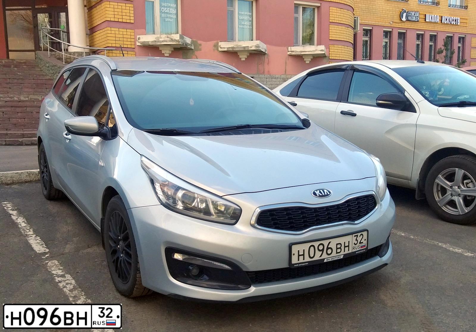 Фото автомобиля KIA CEED, 2015 — госномер Н568ТХ73. Цвет: СЕРЕБРИСТЫЙ