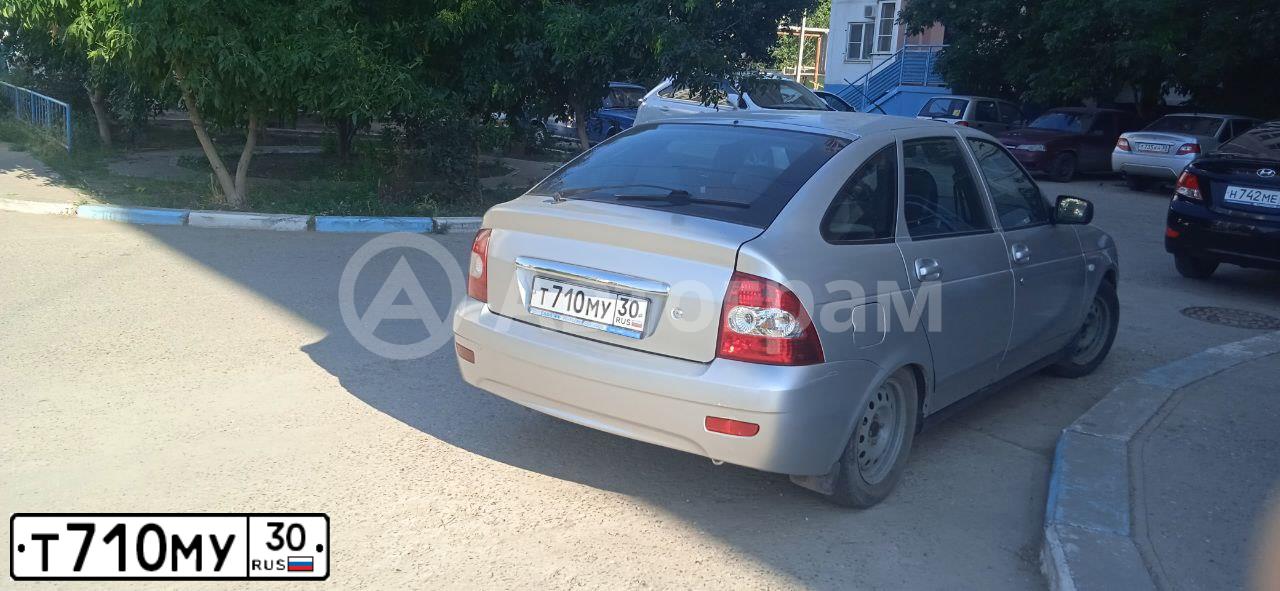 Фото автомобиля LADA 2172 PRIORA, 2011 — госномер Т747СС190. Цвет: СВЕТЛО-СЕРЕБРИСТЫЙ  МЕТАЛЛИК