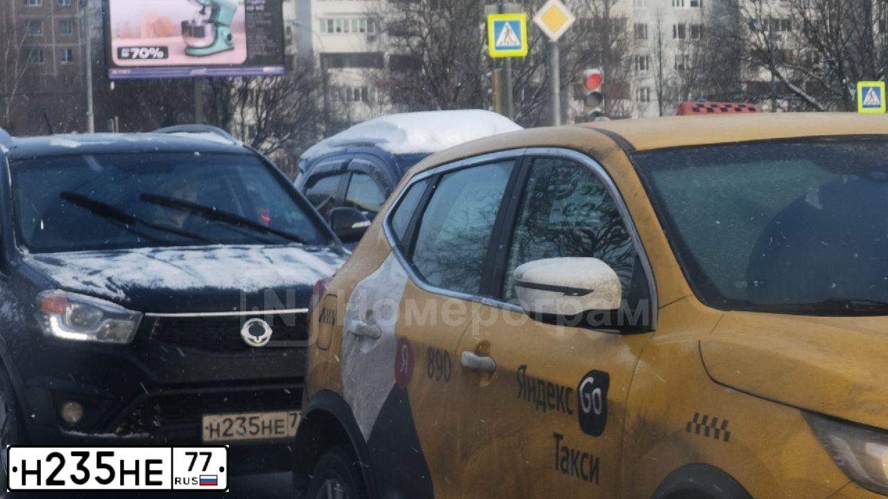 Фото автомобиля MITSUBISHI LANCER, 2001 — госномер О173АУ46. Цвет: СЕРЕБРИСТЫЙ