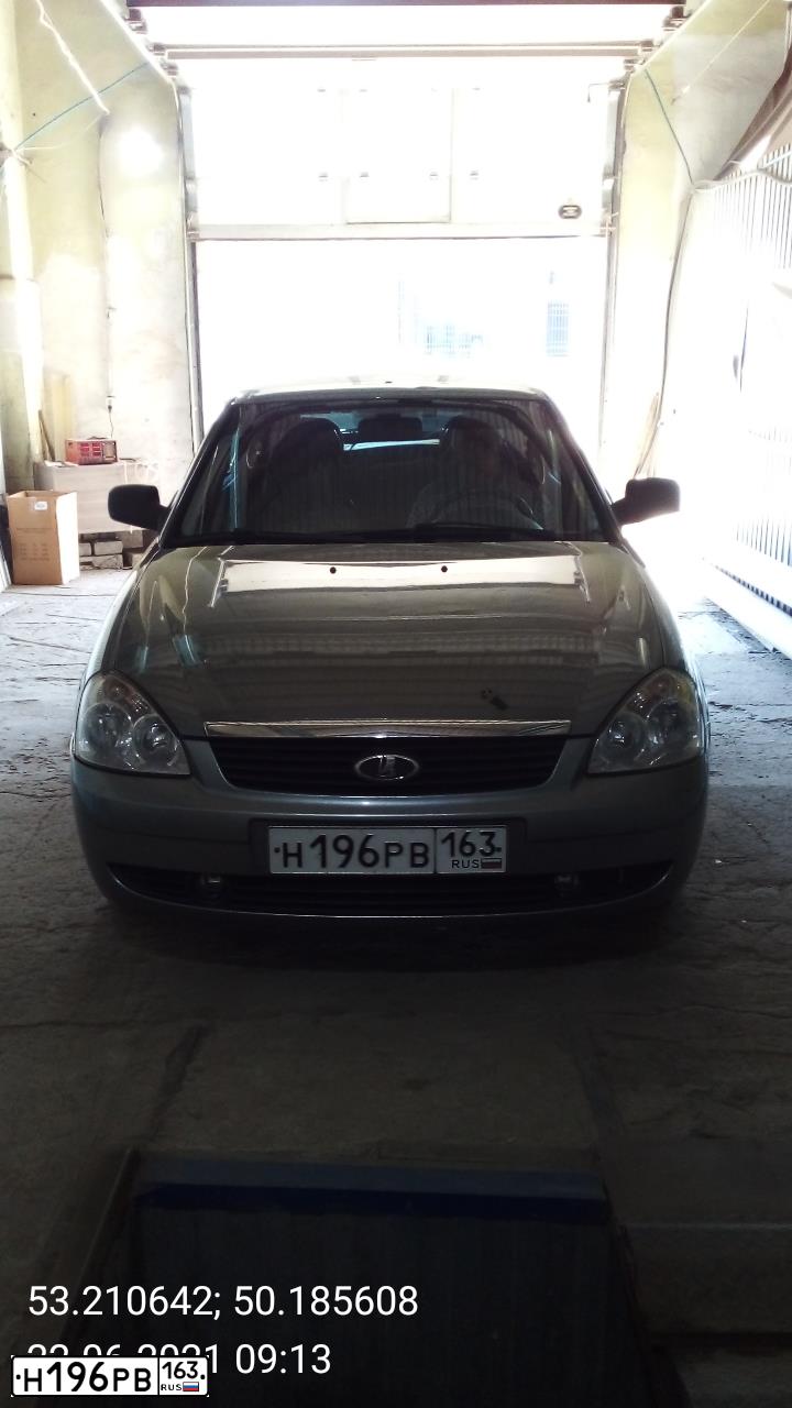 Фото автомобиля LADA 2172 PRIORA, 2010 — госномер Н196РВ163. Цвет: СРЕДНИЙ СЕРО-ЗЕЛЕНЫЙ МЕТАЛЛИК