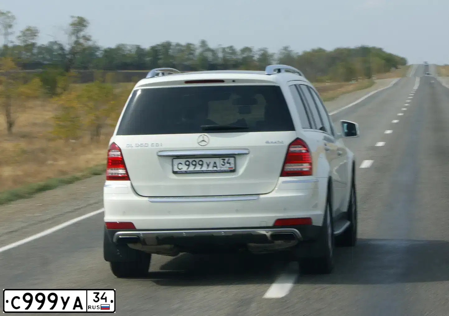 Фото автомобиля MERCEDES GL-KLASSE, 2012 — госномер С999УА34. Цвет: Белый