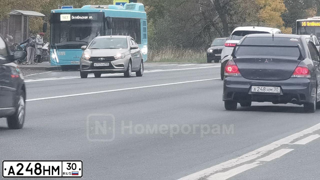 Фото автомобиля MITSUBISHI LANCER, 2007 — госномер А248НМ30. Цвет: СЕРЫЙ