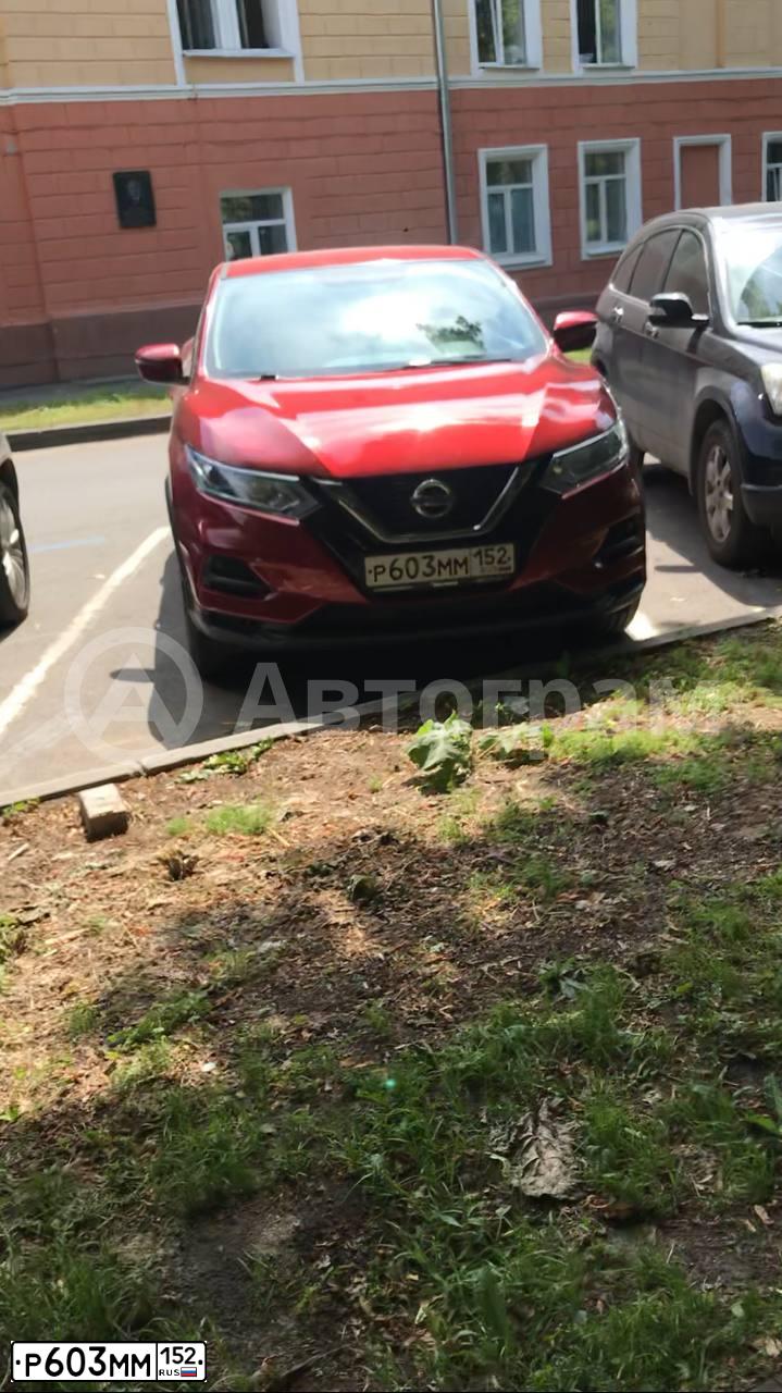 Фото автомобиля NISSAN QASHQAI, 2019 — госномер Р603ММ152. Цвет: КРАСНЫЙ