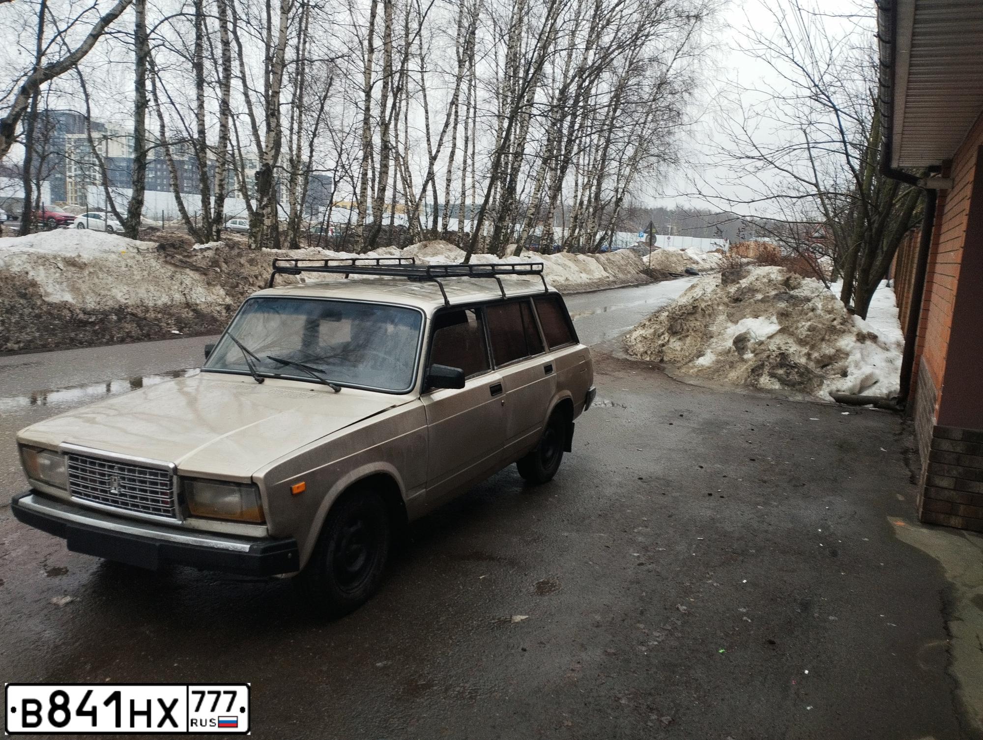 Фото автомобиля KIA SORENTO, 2012 — госномер С464РК161. Цвет: Белый