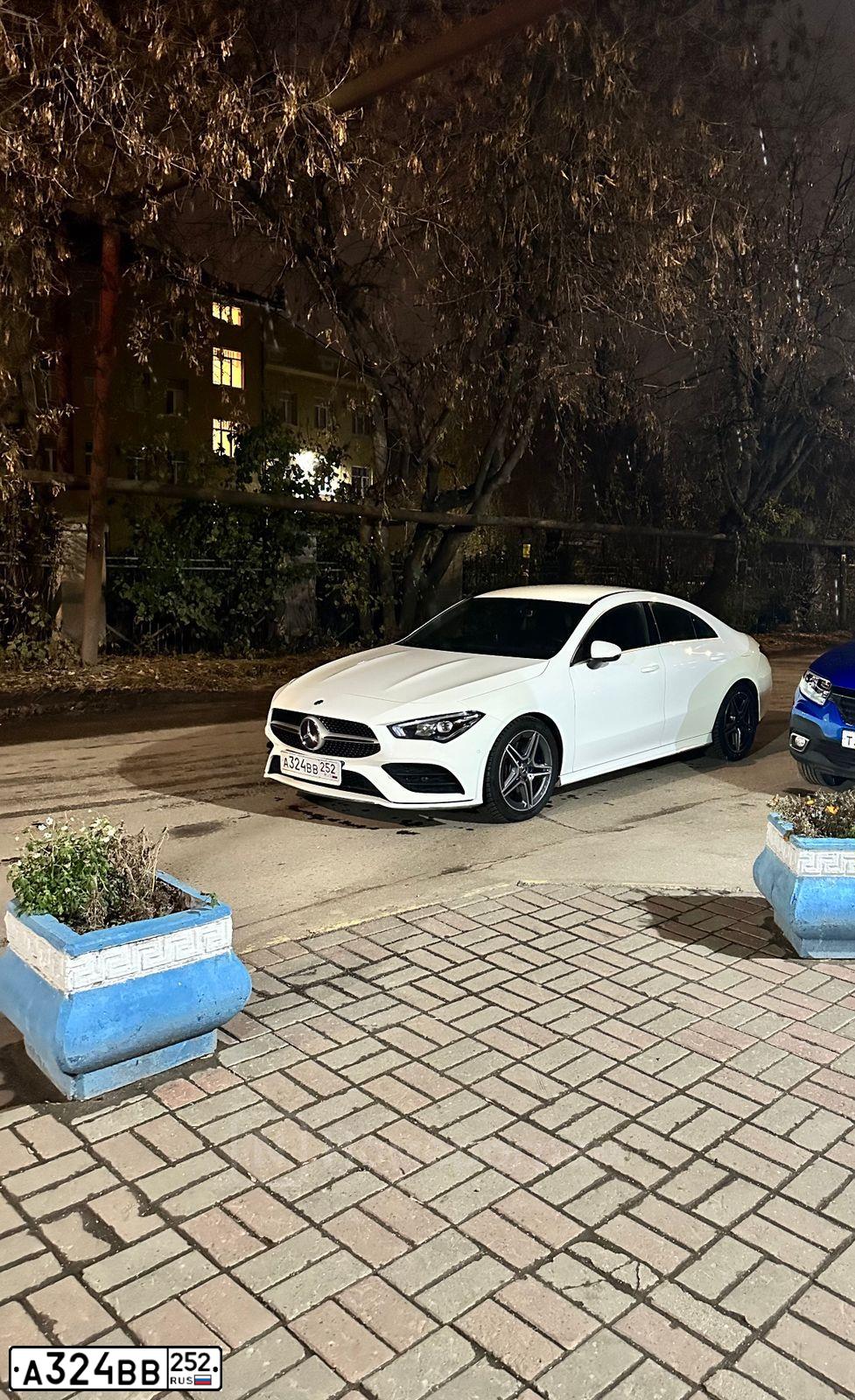 Фото автомобиля MERCEDES CLA-KLASSE, 2019 — госномер А324ВВ252. Цвет: БЕЛЫЙ