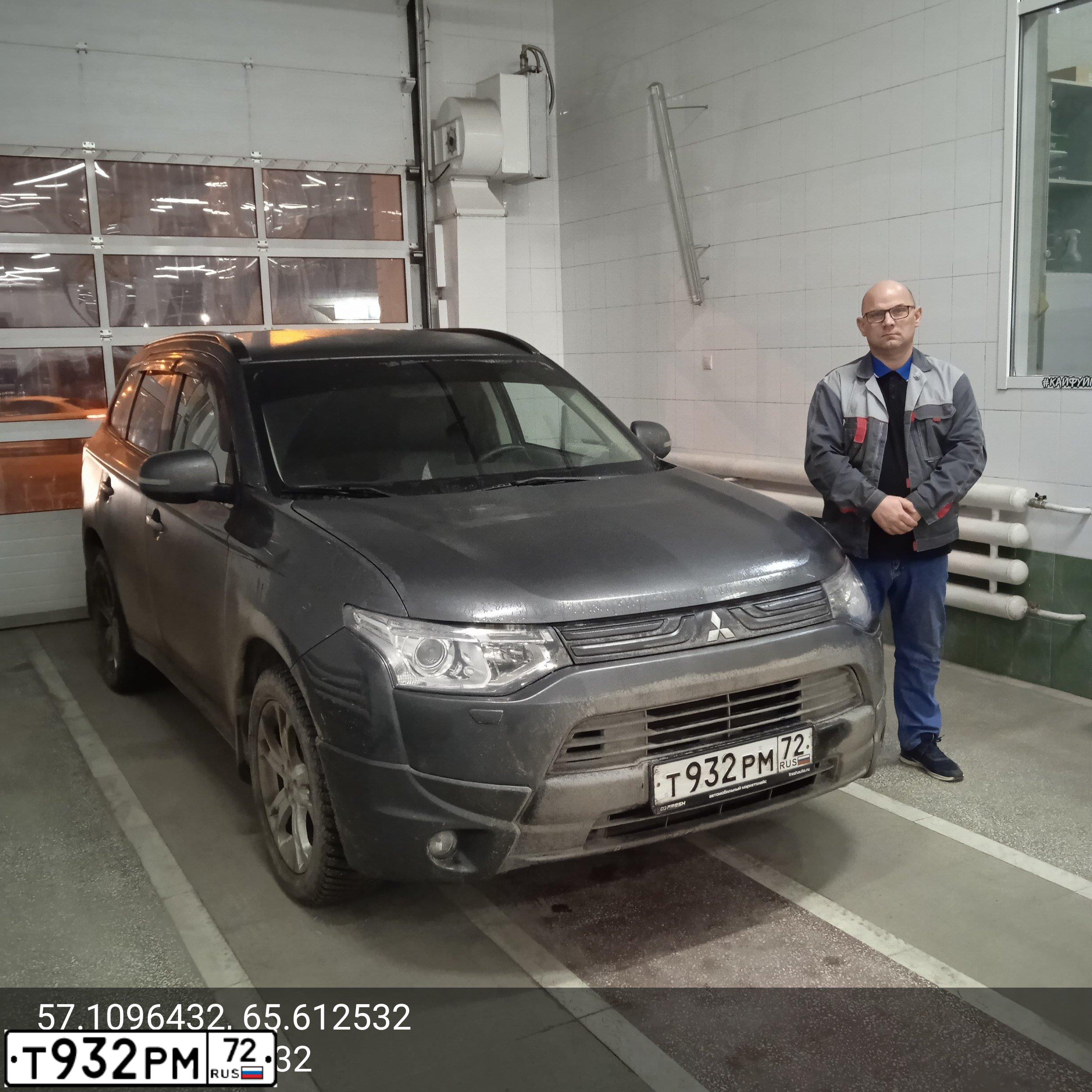 Фото автомобиля MITSUBISHI OUTLANDER, 2013 — госномер Т932РМ72. Цвет: СЕРЫЙ