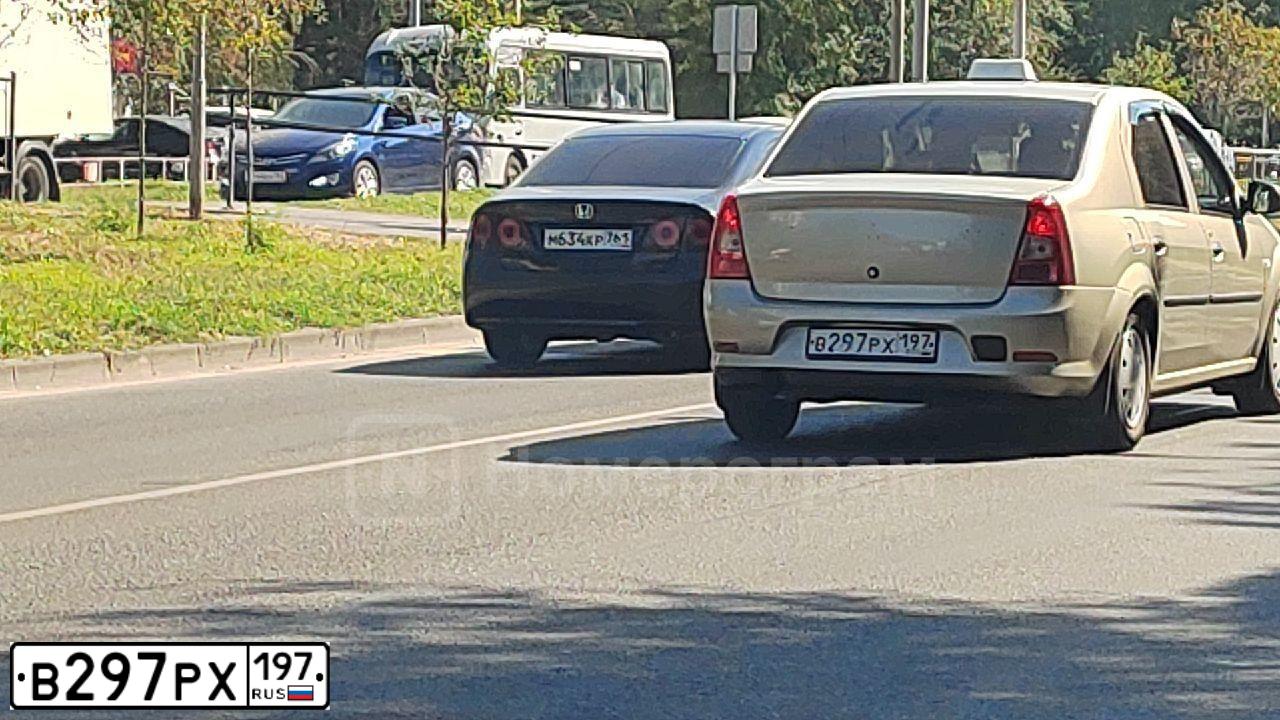 Фото автомобиля RENAULT LOGAN, 2011 — госномер В297РХ197. Цвет: БЕЖЕВЫЙ