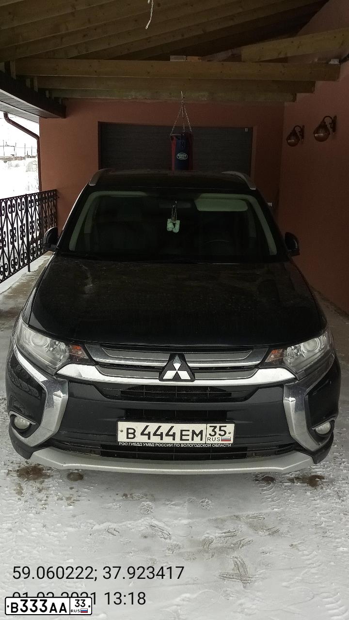 Фото автомобиля MITSUBISHI OUTLANDER, 2017 — госномер В333АА33. Цвет: Коричневый