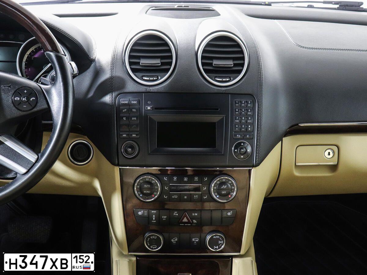 Фото автомобиля MERCEDES GL-KLASSE, 2010 — госномер А002АН152. Цвет: ЧЕРНЫЙ