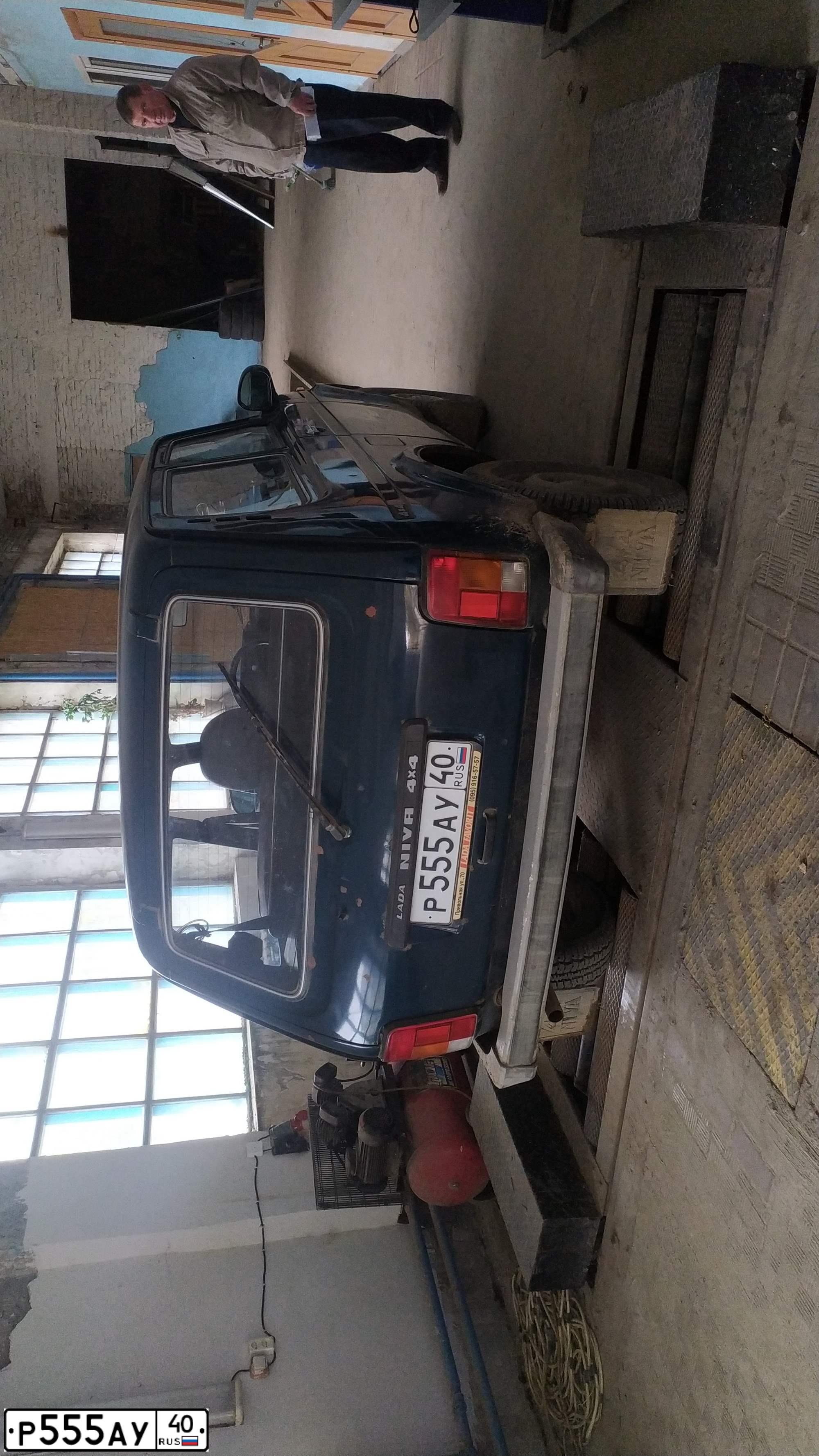 Фото автомобиля LADA 2121 NIVA, 2005 — госномер М095УР90. Цвет: ЗЕЛЕНЫЙ СИНИЙ