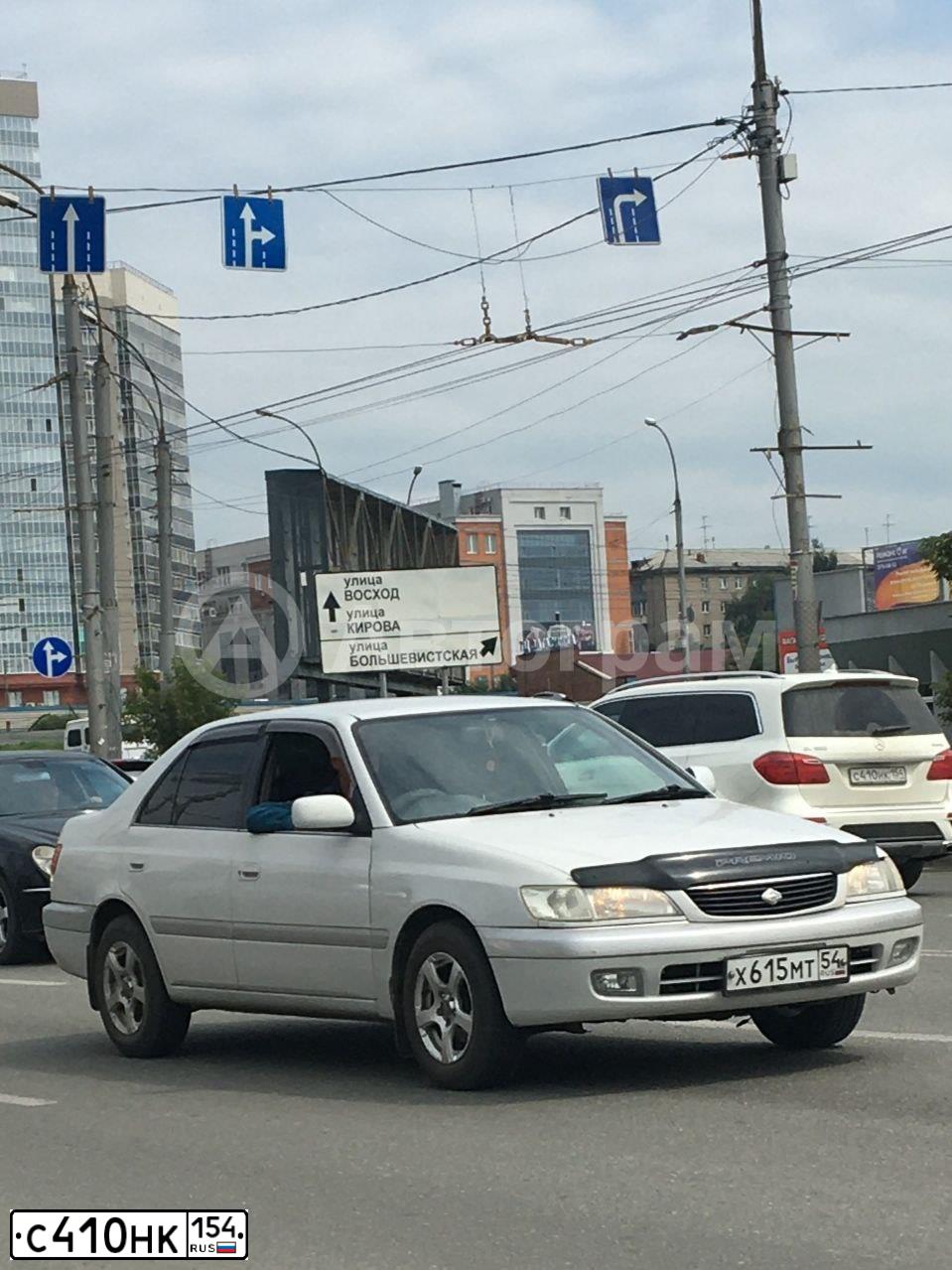 Фото автомобиля MERCEDES GL-KLASSE, 2013 — госномер С410НК154. Цвет: БЕЛЫЙ