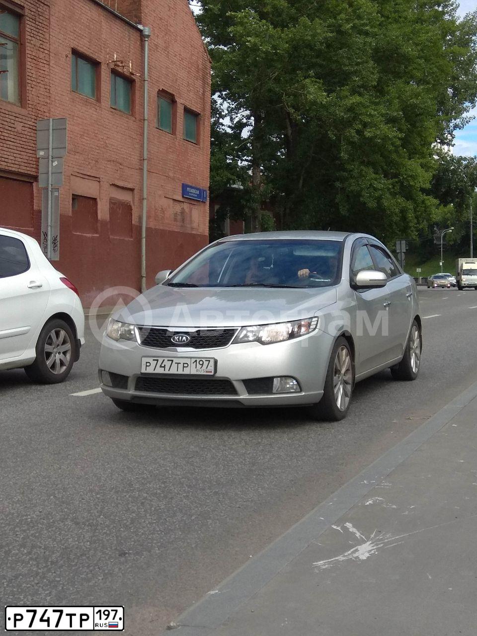 Фото автомобиля NISSAN X-TRAIL, 2008 — госномер М349ВО89. Цвет: СЕРЫЙ