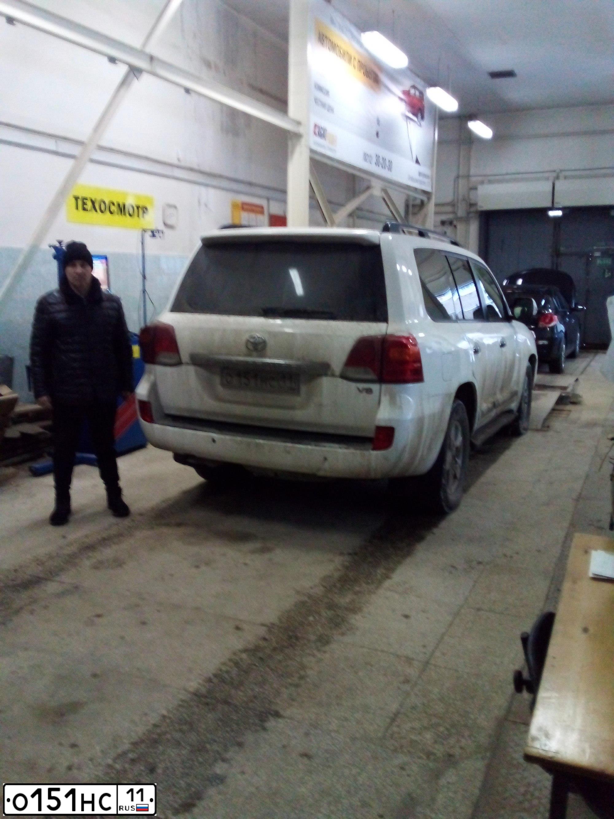Фото автомобиля TOYOTA LAND CRUISER 200, 2012 — госномер У496СТ43