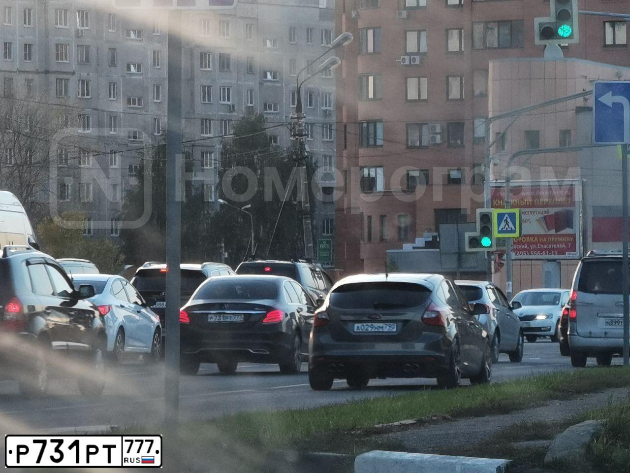 Фото автомобиля MERCEDES C-KLASSE, 2016 — госномер Р731РТ777. Цвет: ЧЕРНЫЙ