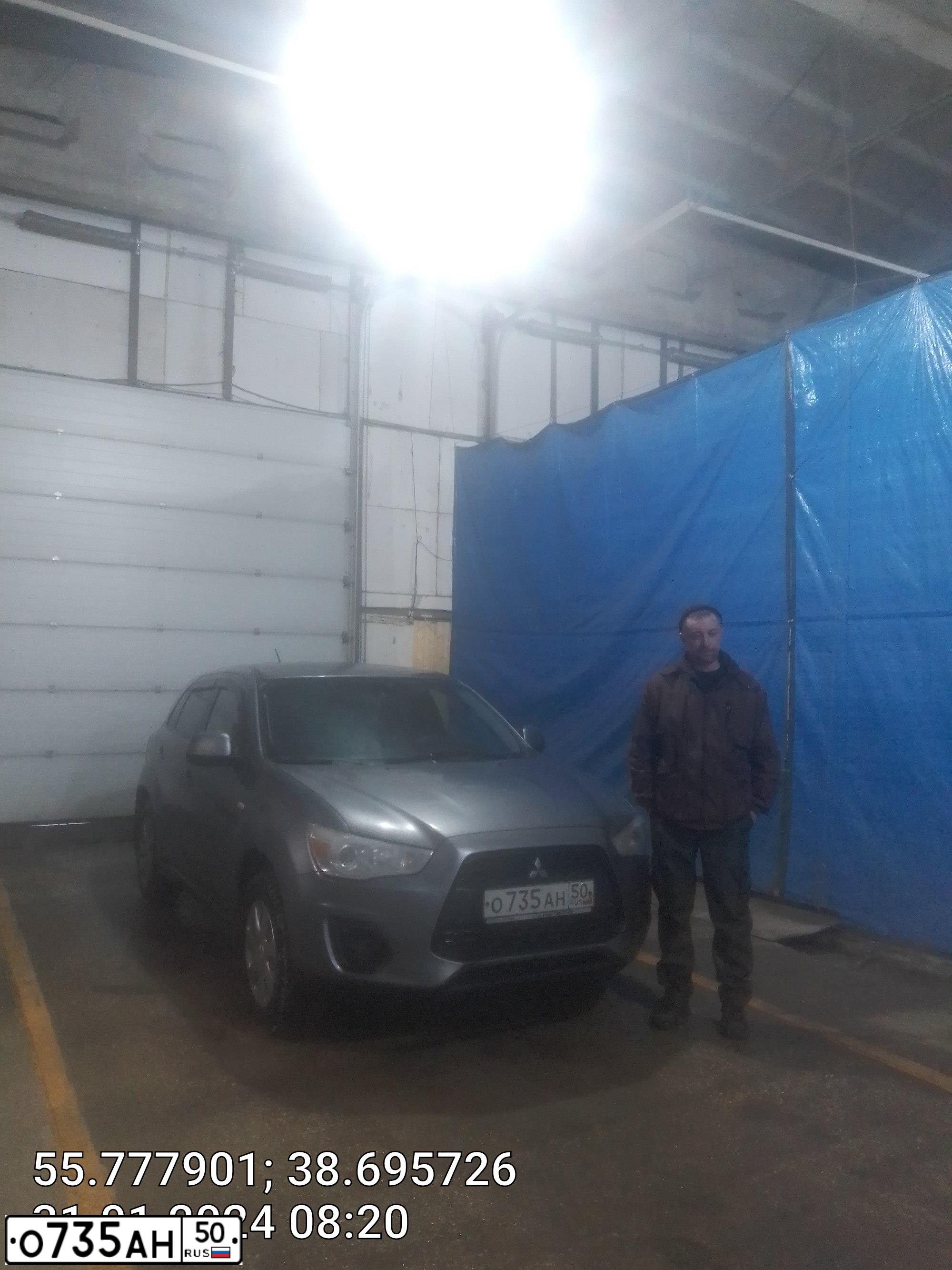 Фото автомобиля MITSUBISHI ASX, 2013 — госномер О735АН50. Цвет: Серый