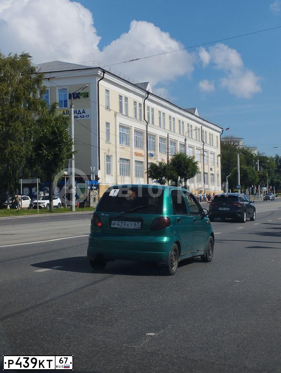 Фото автомобиля DAEWOO MATIZ, 2002 — госномер Р439КТ67. Цвет: ЗЕЛЕНЫЙ