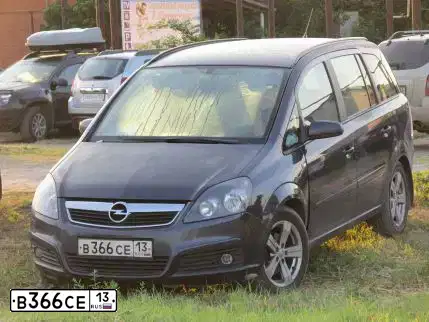Фото автомобиля OPEL ZAFIRA, 2007 — госномер В366СЕ13. Цвет: ТЕМНО-СЕРЫЙ