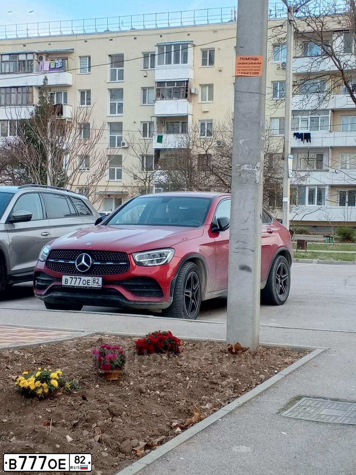 Фото автомобиля MERCEDES GLC-KLASSE, 2019 — госномер В777ОЕ82. Цвет: Красный