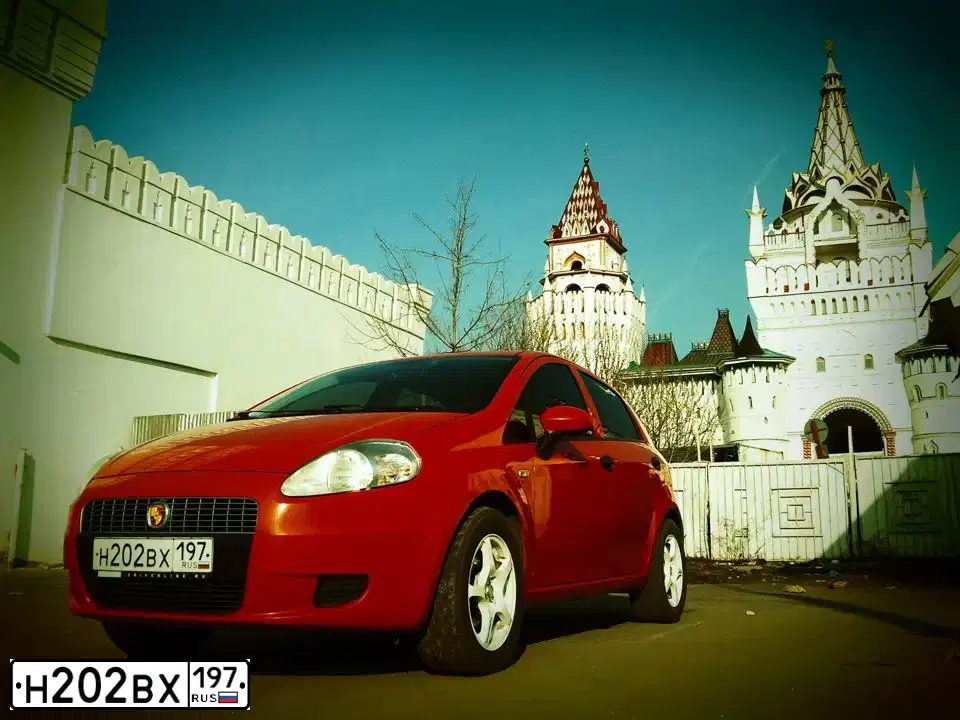 Фото автомобиля FIAT PUNTO, 2007 — госномер Н575АХ181. Цвет: Красный