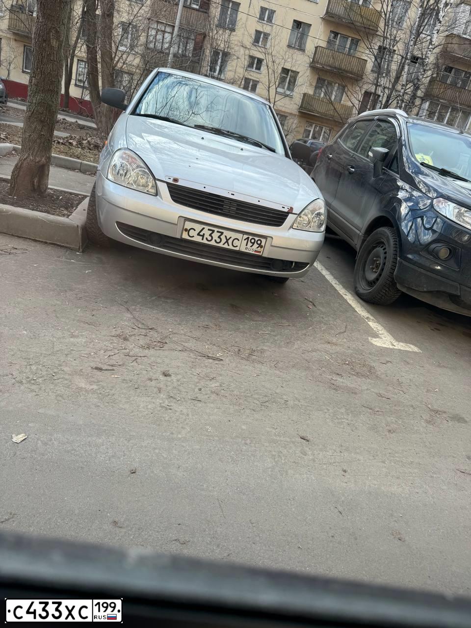 Фото автомобиля LADA 2172 PRIORA, 2010 — госномер С433ХС199. Цвет: СТАЛЬНОЙ
