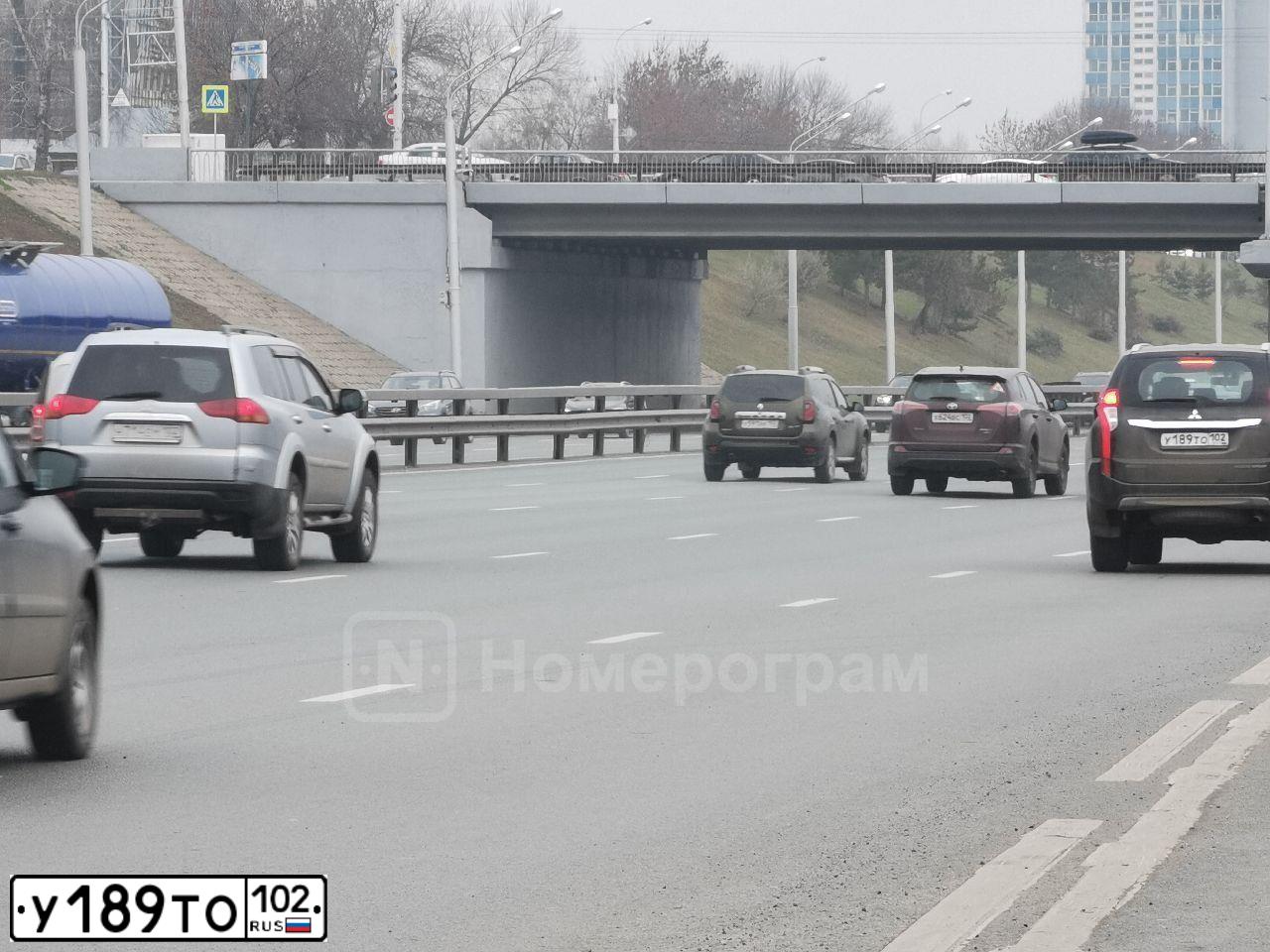 Фото автомобиля MITSUBISHI PAJERO SPORT, 2017 — госномер У189ТО102. Цвет: ЧЕРНЫЙ
