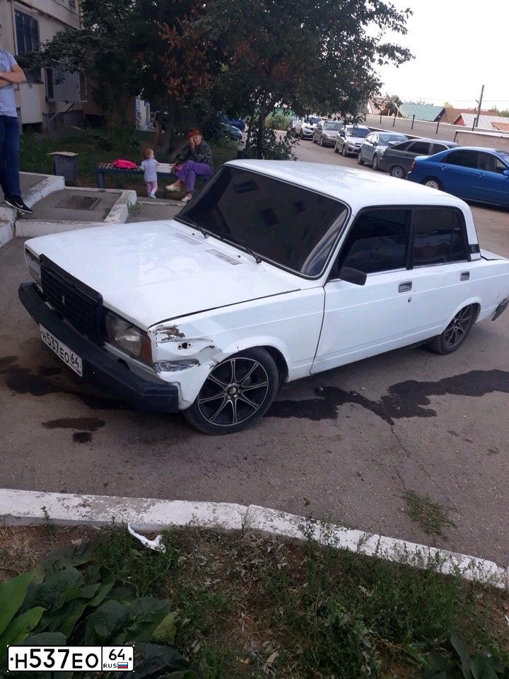 Фото автомобиля LADA 2105, 1995 — госномер Н537ЕО64. Цвет: Белый