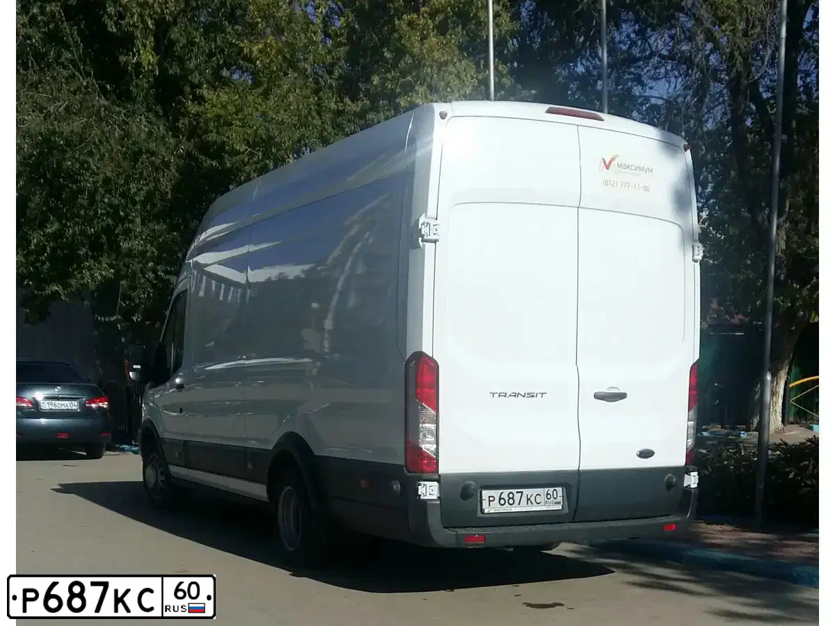 Фото автомобиля FORD TRANSIT, 2016 — госномер Р687КС60. Цвет: БЕЛЫЙ