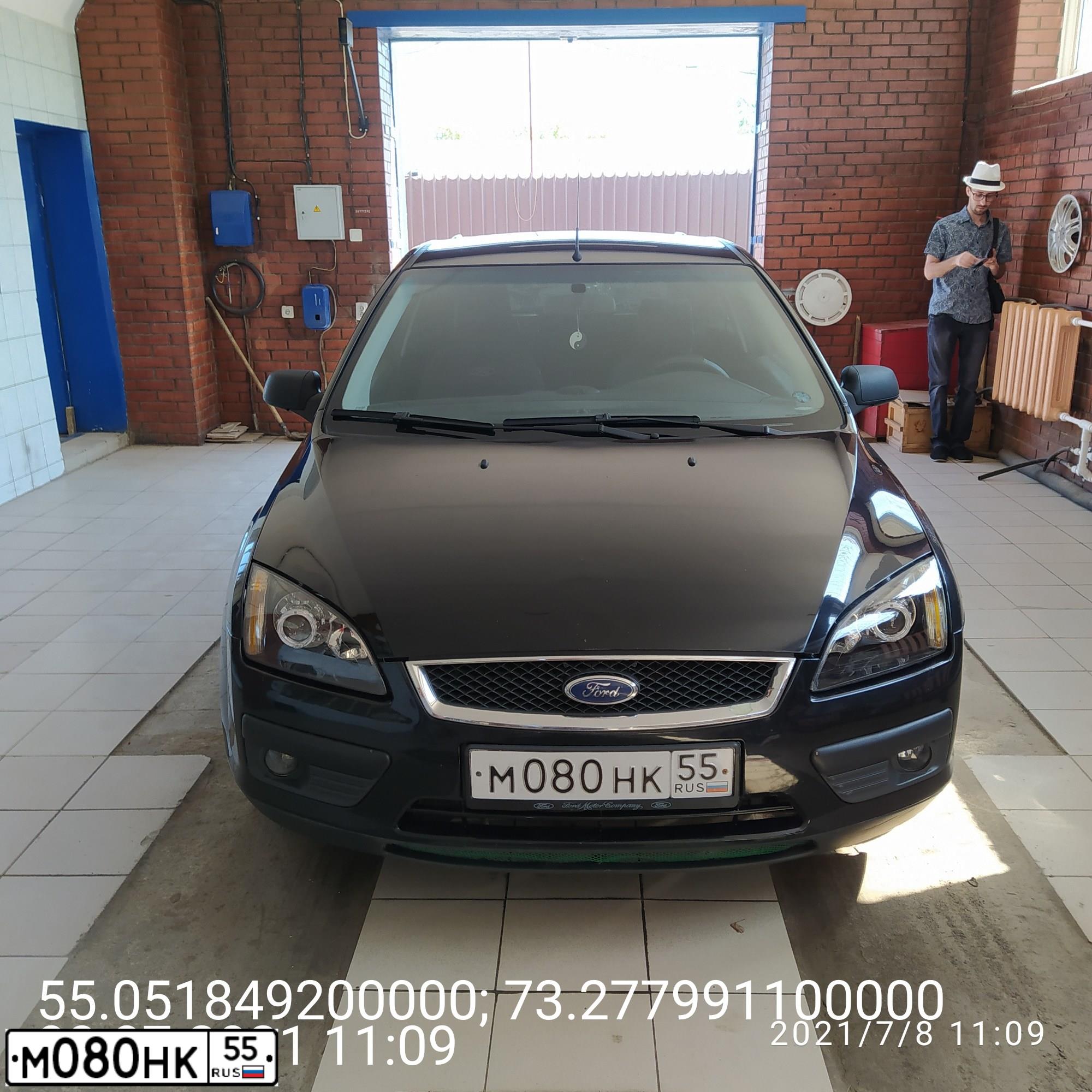 Фото автомобиля FORD FOCUS, 2005 — госномер М080НК55. Цвет: ЧЕРНЫЙ