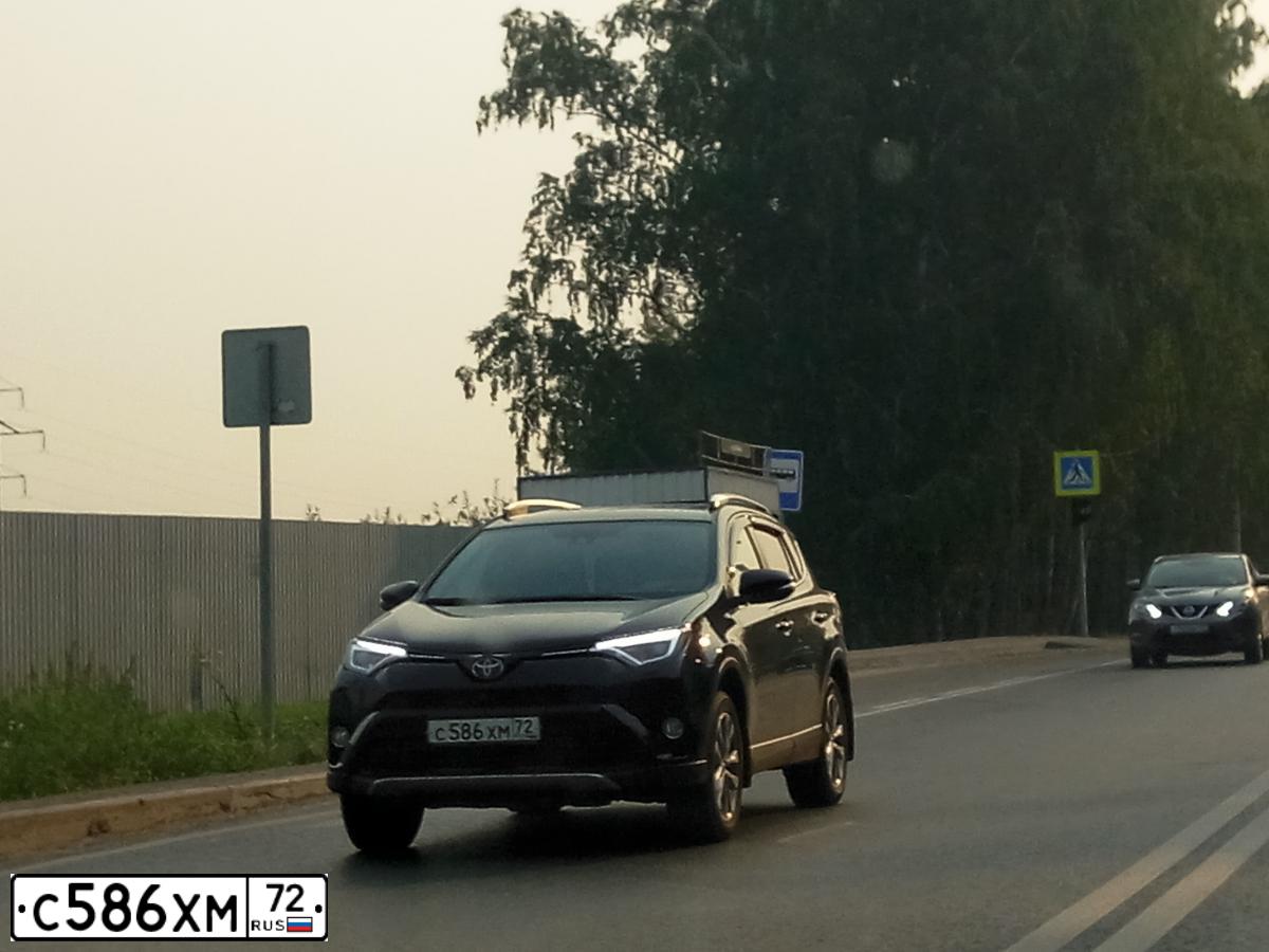 Фото автомобиля TOYOTA RAV4, 2019 — госномер С586ХМ72. Цвет: ТЕМНО-СИНИЙ МЕТАЛЛИК