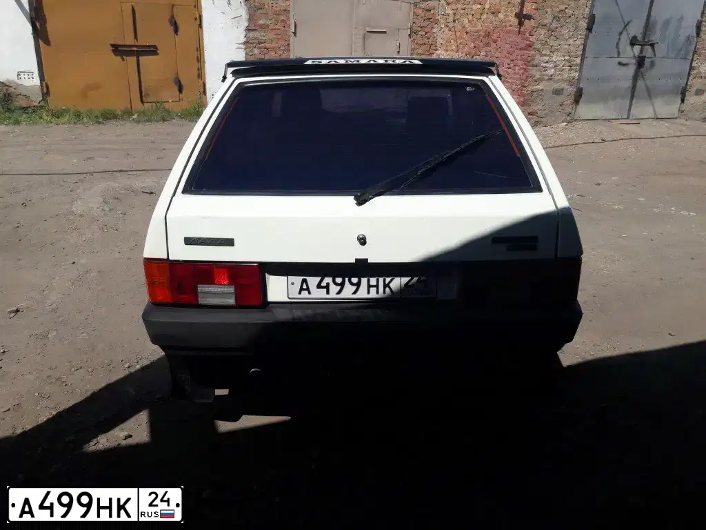 Фото автомобиля ВАЗ 21093, 1998 — госномер А981ТН124. Цвет: Белый