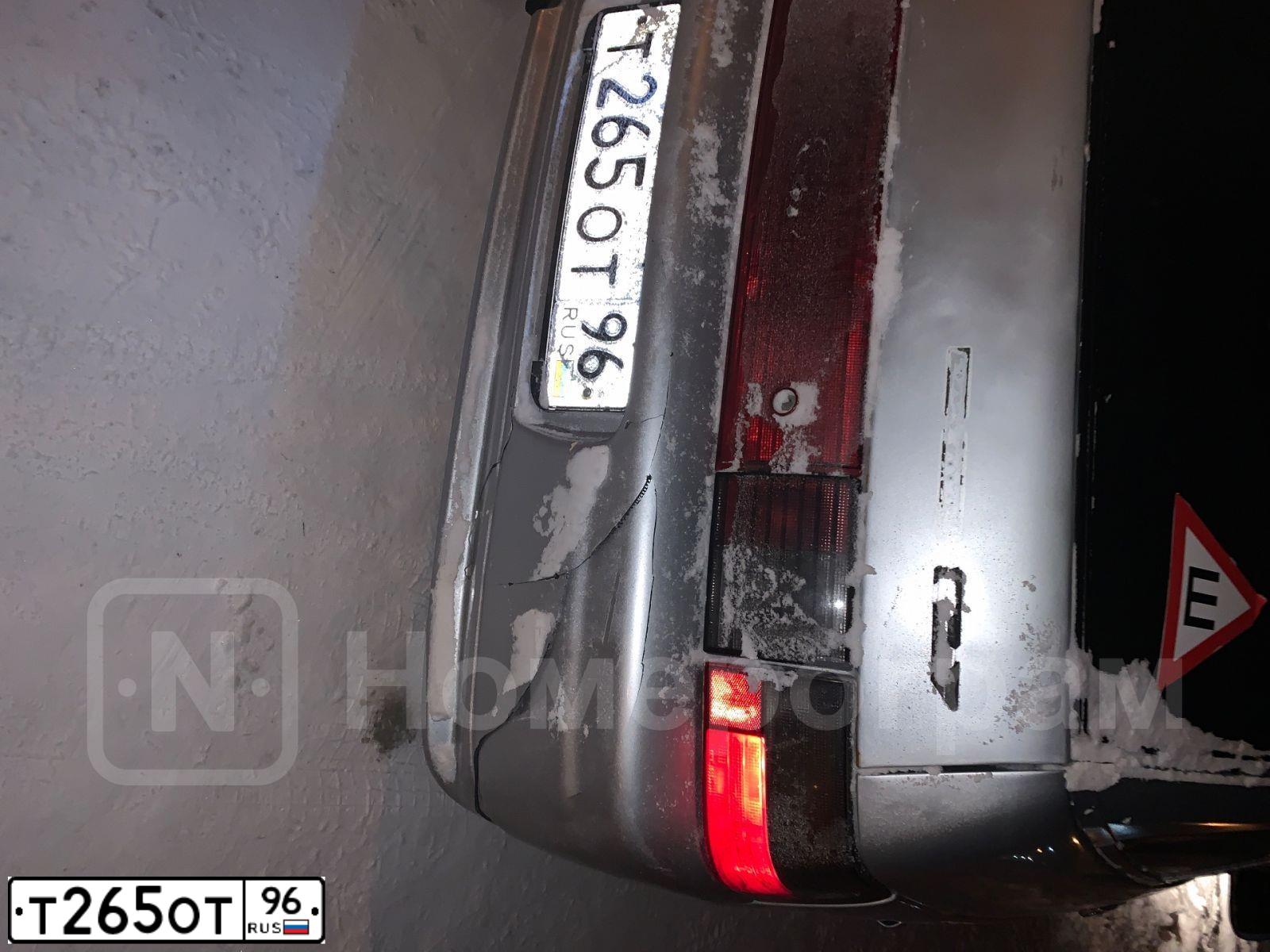Фото автомобиля LADA 2112 LADA, 2003 — госномер Т265ОТ96. Цвет: Серебристый