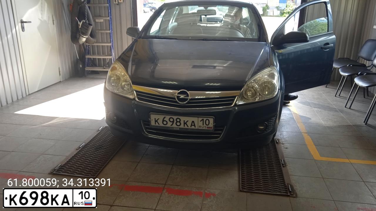 Фото автомобиля OPEL ASTRA, 2008 — госномер К698КА10. Цвет: ТЕМНО-СИНИЙ