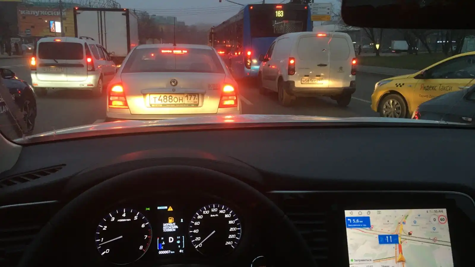 Фото автомобиля SKODA OCTAVIA, 2006 — госномер Т488ОН177. Цвет: СЕРЫЙ МЕТАЛЛИК