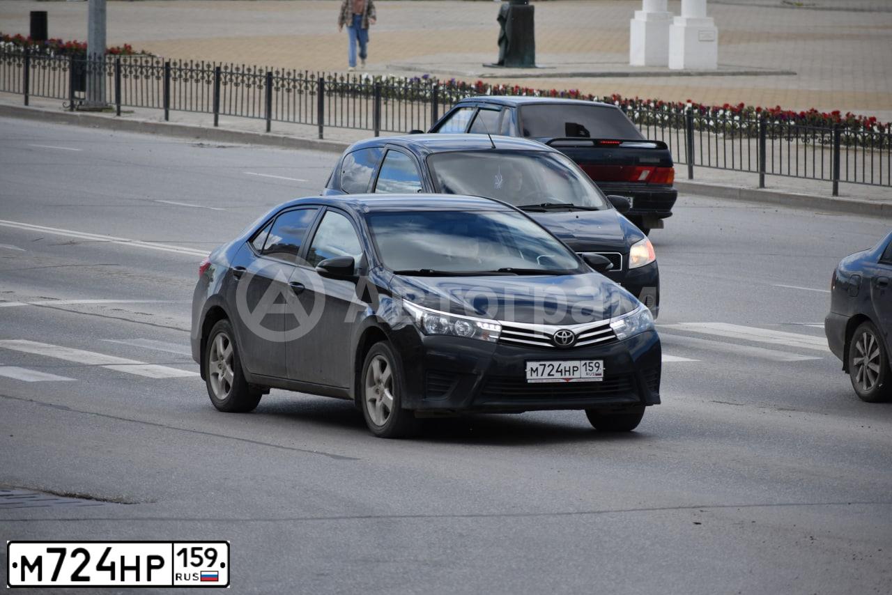 Фото автомобиля TOYOTA COROLLA, 2015 — госномер Е602РМ159. Цвет: ЧЕРНЫЙ