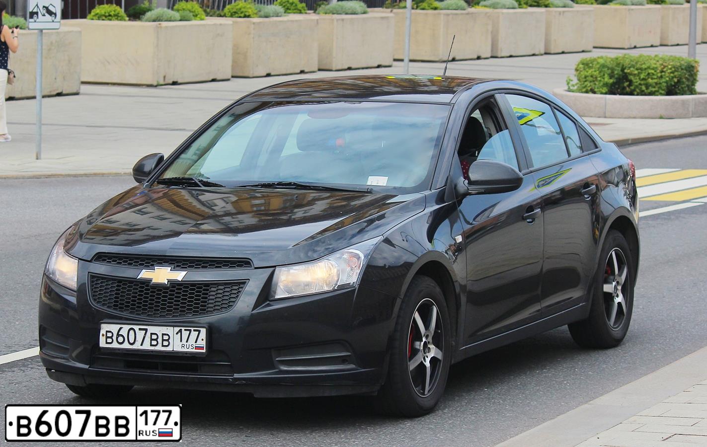 Фото автомобиля CHEVROLET CRUZE, 2012 — госномер В607ВВ177. Цвет: ЧЕРНЫЙ