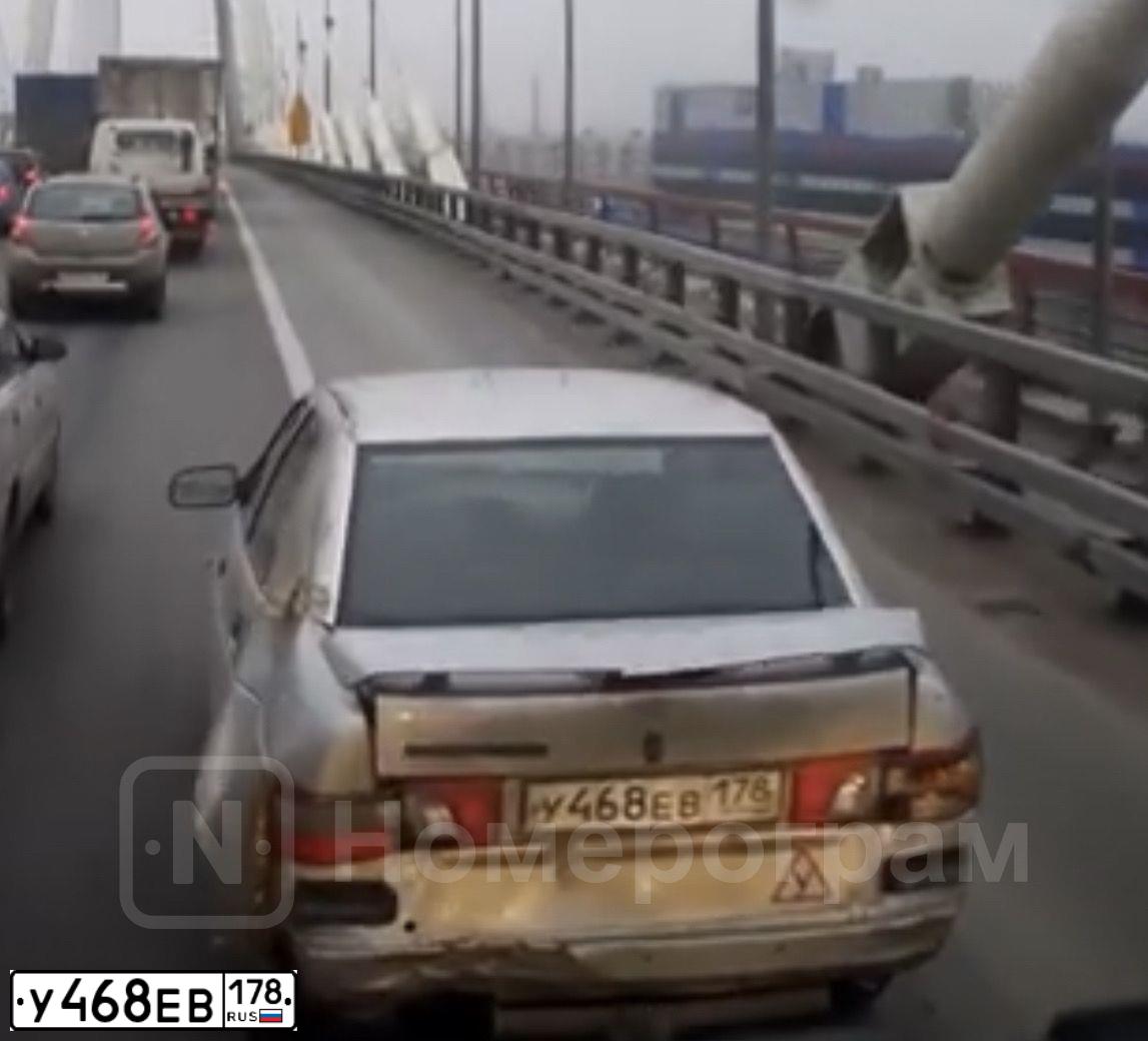 Фото автомобиля LADA 2110, 2006 — госномер У468ЕВ178. Цвет: светло-серебристый металлик