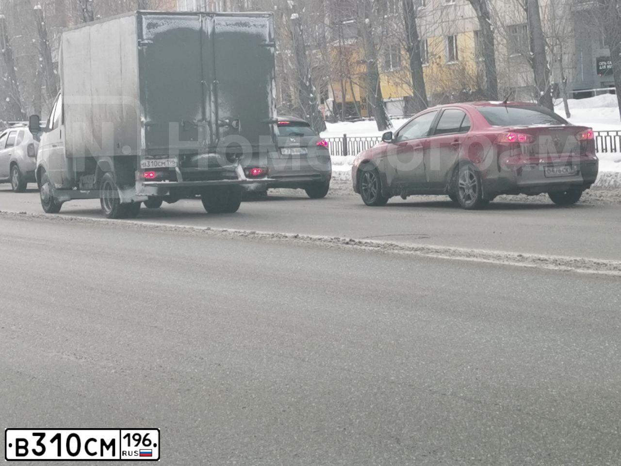 Фото автомобиля GAZ 3302 EL, 2008 — госномер В310СМ196. Цвет: БЕЛЫЙ