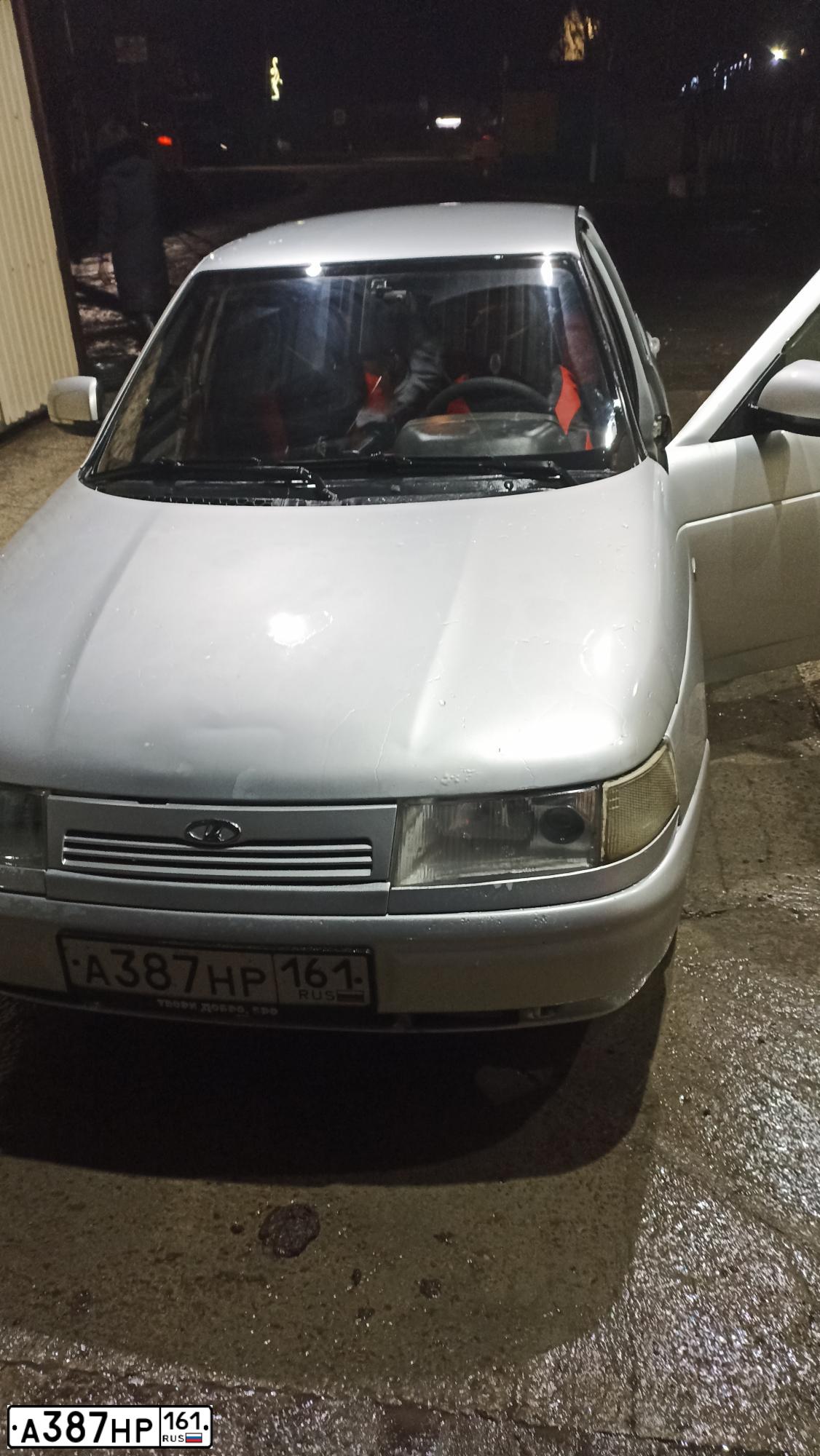 Фото автомобиля LADA 2112, 2004 — госномер А387НР161. Цвет: СВЕТЛО-СЕРЕБРИСТЫЙ МЕТАЛЛ