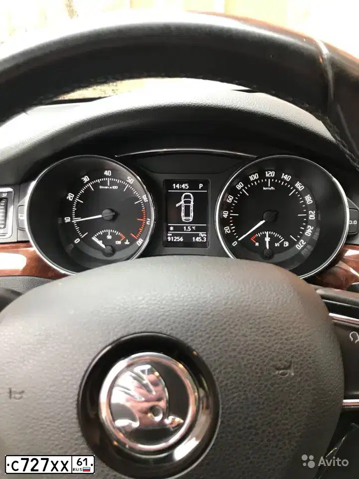 Фото автомобиля SKODA SUPERB, 2013 — госномер Е434ОТ193. Цвет: Белый