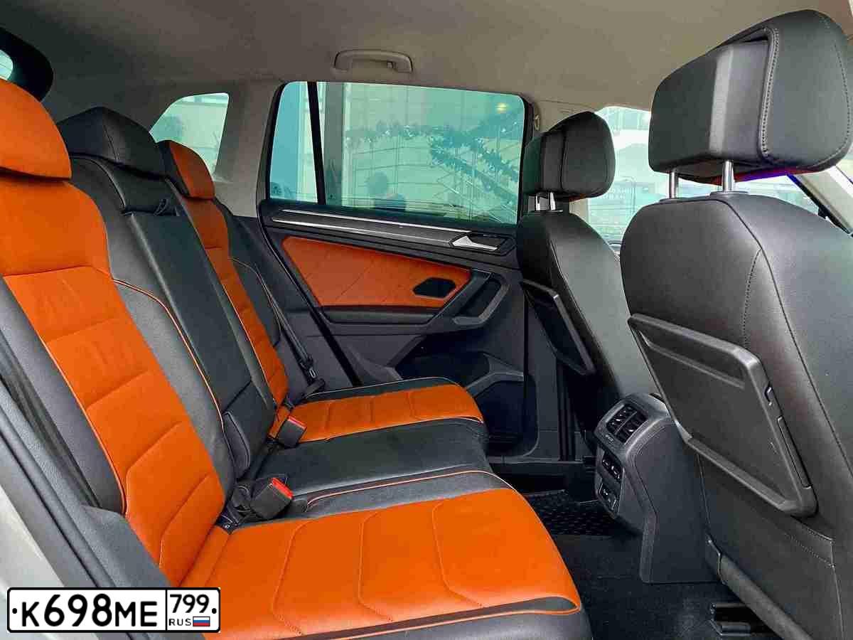 Фото автомобиля VOLKSWAGEN TIGUAN, 2018 — госномер В392РХ12. Цвет: Серебристый