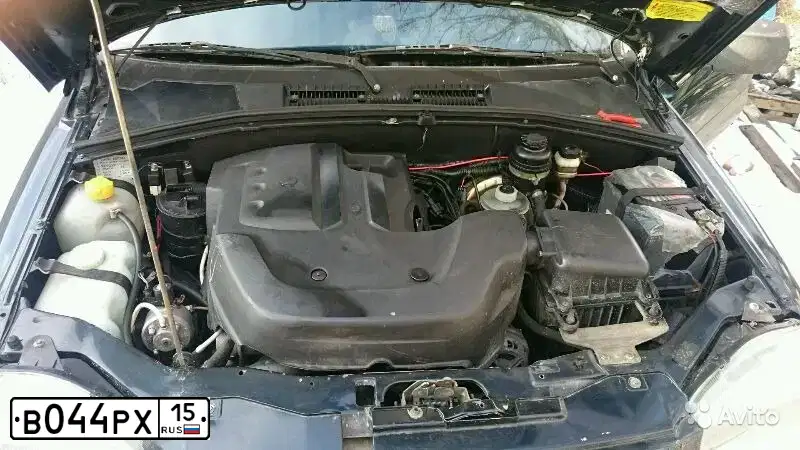 Фото автомобиля MERCEDES E-KLASSE, 1993 — госномер Е648УМ77. Цвет: СИНИЙ ПЕРЛАМУТРОВЫЙ