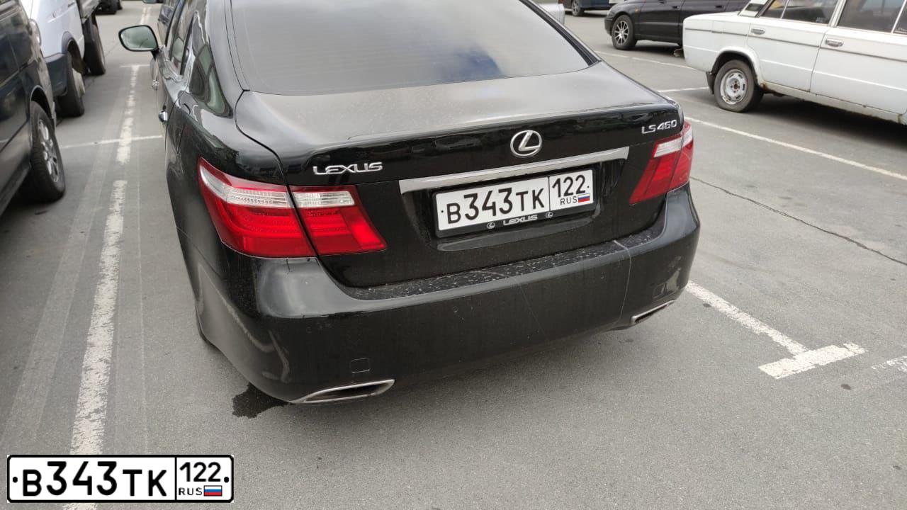Фото автомобиля LEXUS LS, 2007 — госномер Р049ВЕ186. Цвет: ЧЕРНЫЙ