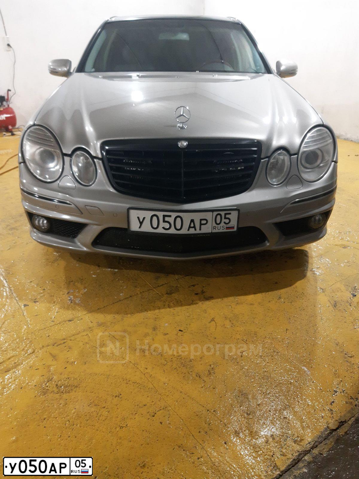 Фото автомобиля LADA 2104, 2005 — госномер У050АР05. Цвет: Красный