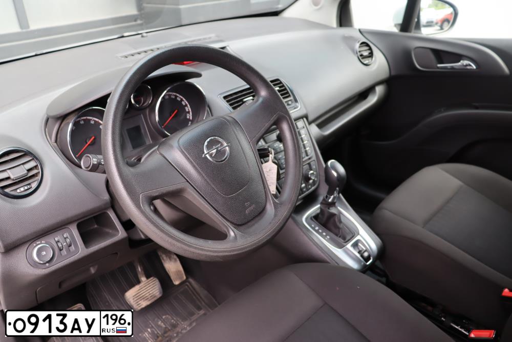 Фото автомобиля OPEL MERIVA, 2013 — госномер О913АУ196. Цвет: Белый