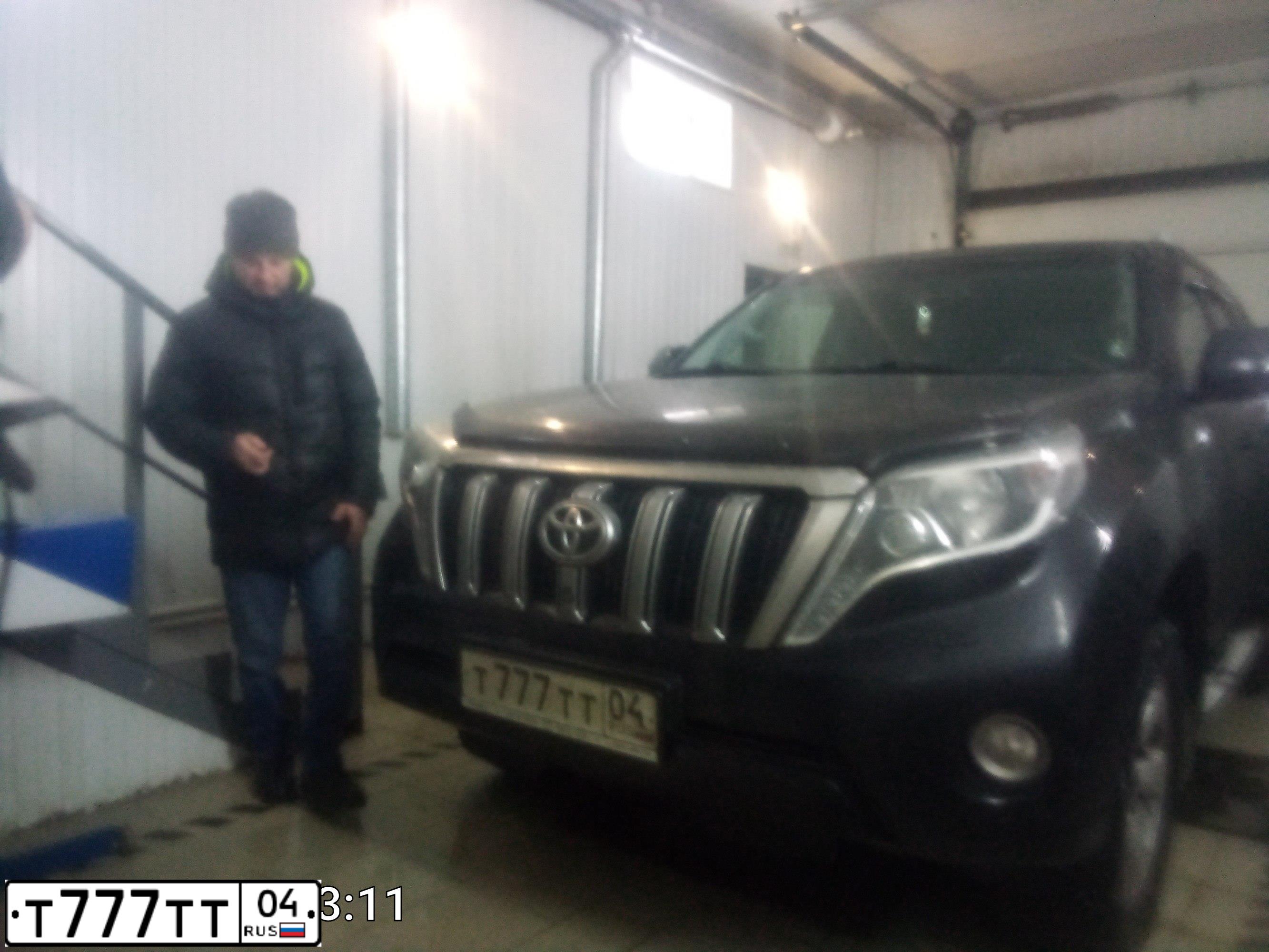 Фото автомобиля TOYOTA LANDCRUISER, 2014 — госномер Т777ТТ04. Цвет: ЧЕРНЫЙ