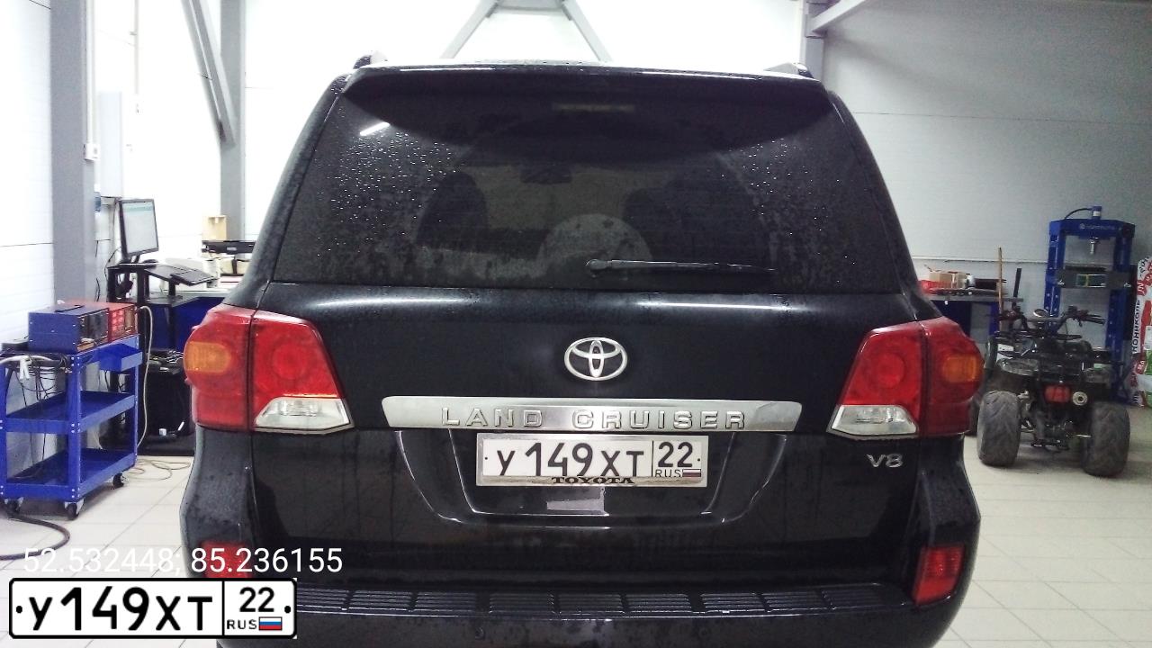 Фото автомобиля TOYOTA LANDCRUISER 200, 2012 — госномер О619ОО154. Цвет: ЧЕРНЫЙ