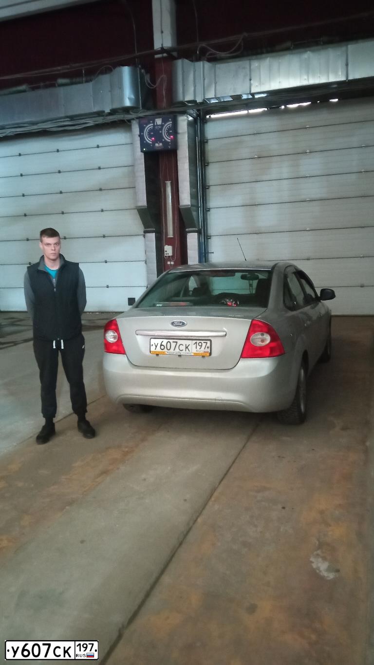 Фото автомобиля FORD FOCUS, 2009 — госномер М711УА790. Цвет: СЕРЕБРИСТЫЙ