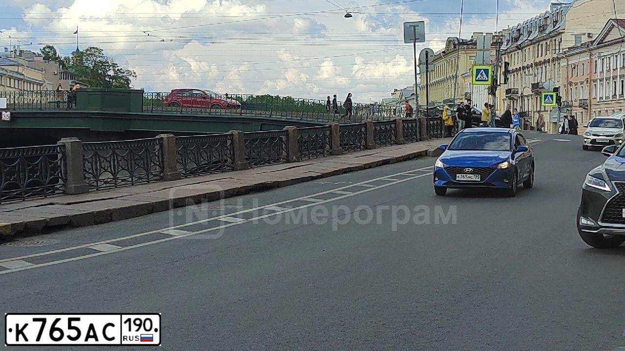 Фото автомобиля SKODA OCTAVIA, 2009 — госномер Н355МА21. Цвет: СЕРЕБРИСТЫЙ