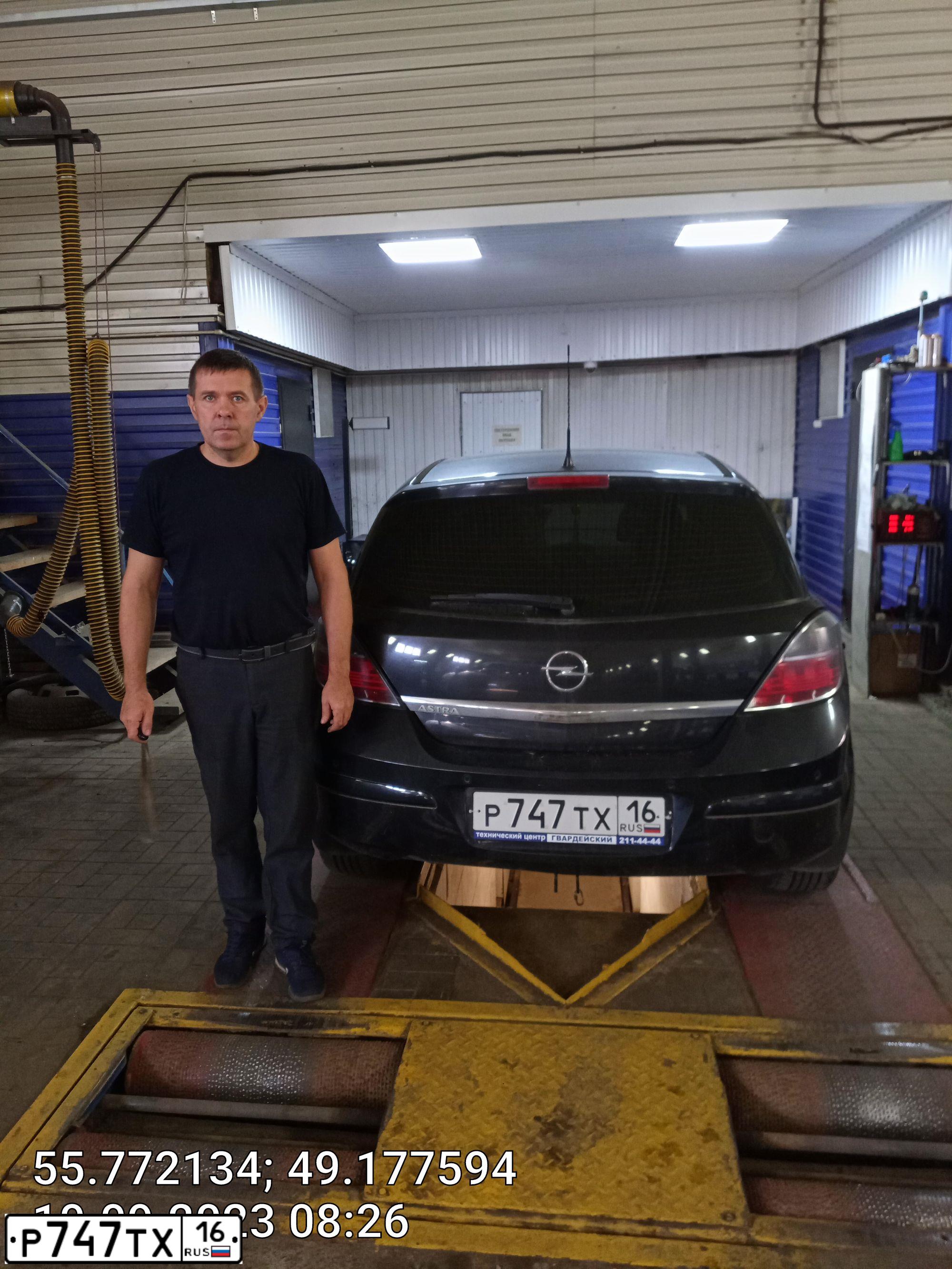Фото автомобиля OPEL ASTRA, 2011 — госномер Р747ТХ16. Цвет: ЧЕРНЫЙ