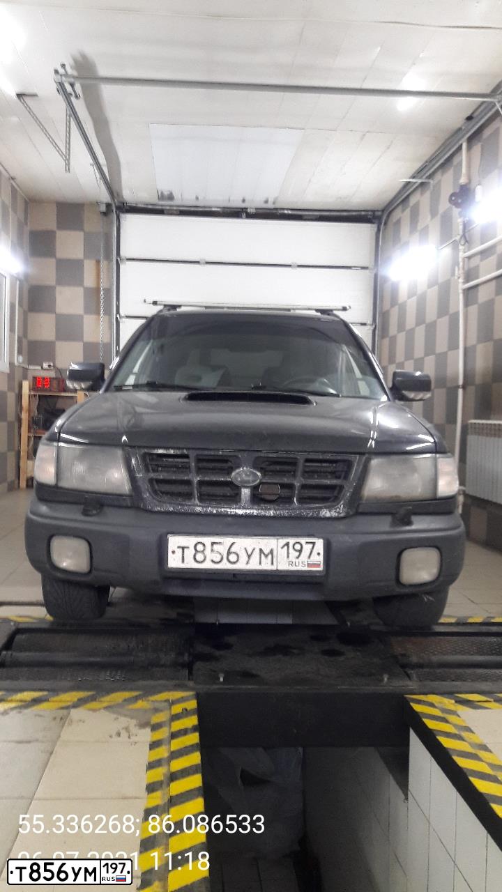 Фото автомобиля SUBARU FORESTER, 1998 — госномер О384ОВ97. Цвет: ЧЕРНЫЙ